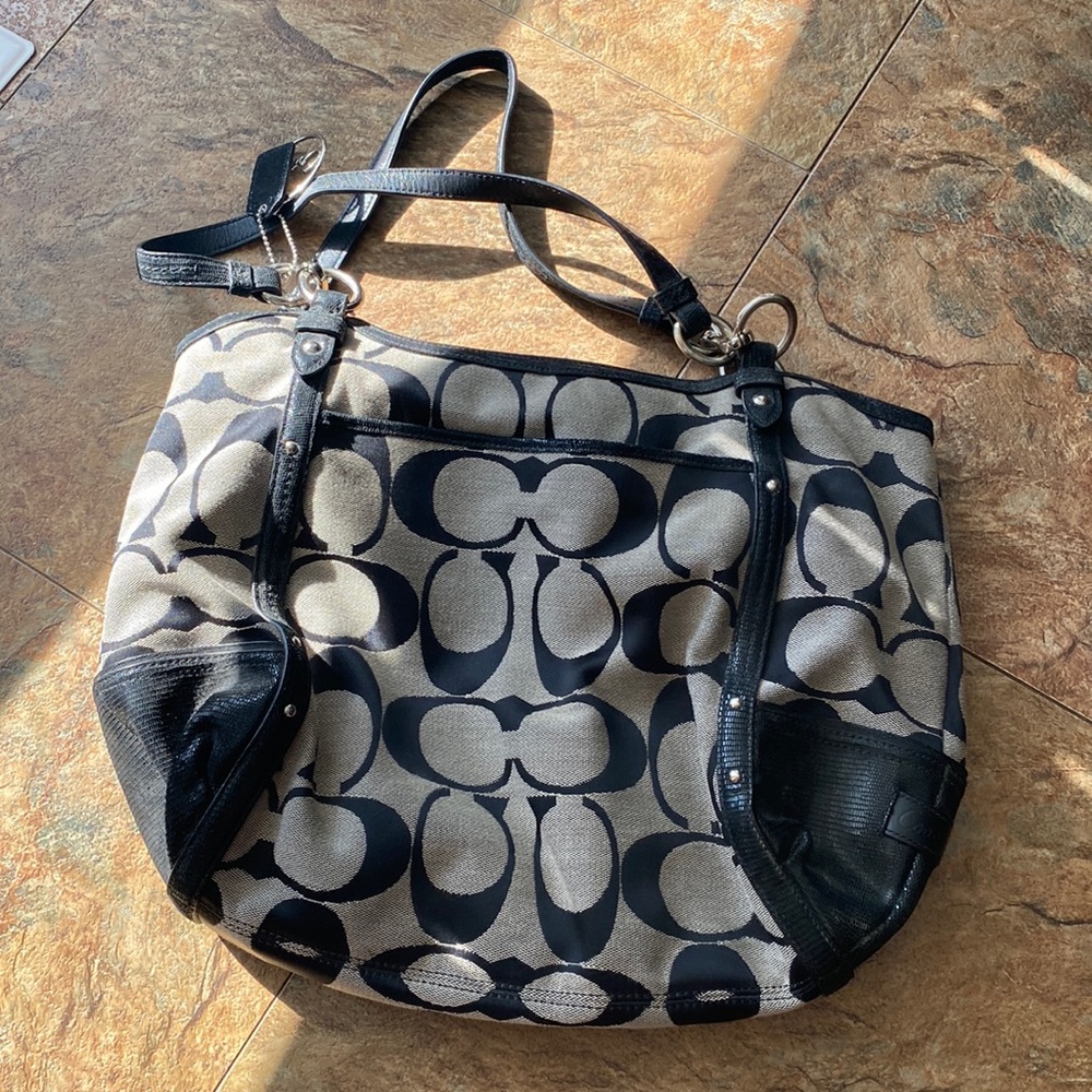 🔥🔥Womens authentic coach purse great shape like new 🔥🔥🔥🔥🔥🔥🔥